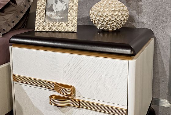 Тумба прикроватная "Мадлен" массив и шпон дуба 4