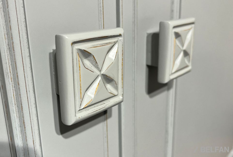 Шкаф для одежды 3-х дверный "Бриансон" массив и шпон дуба, МДФ 2