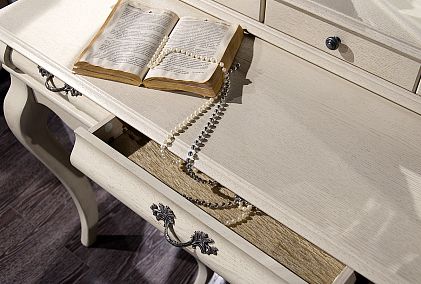 Стол туалетный "Тэфи"