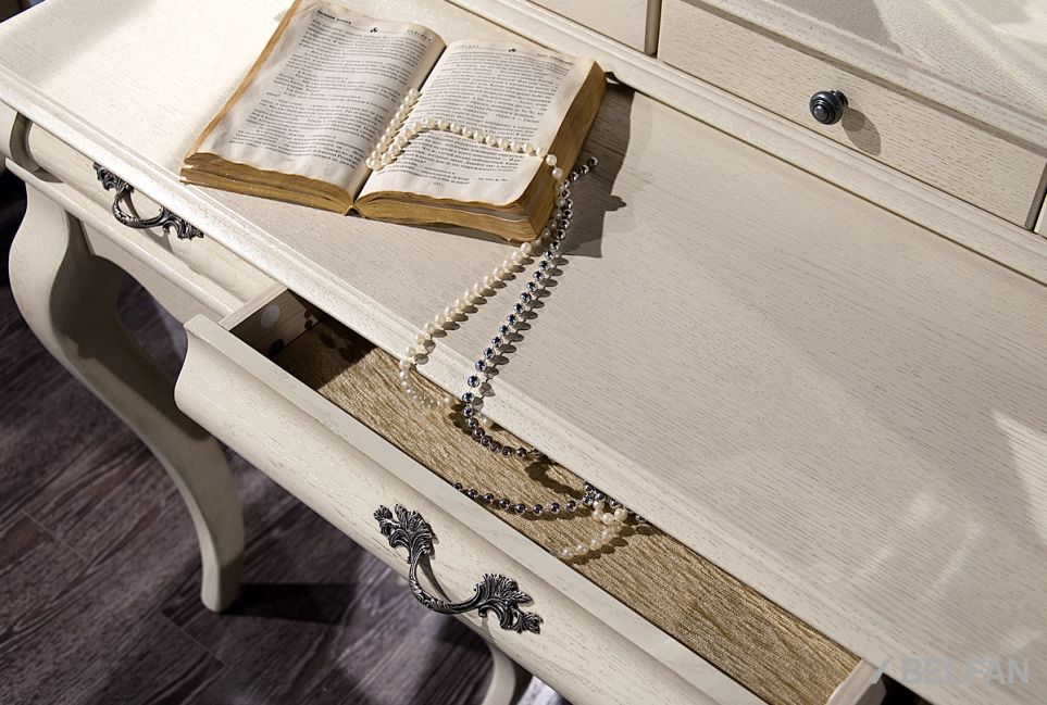 Стол туалетный "Тэфи" массив и шпон дуба 3