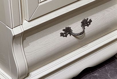 Шкаф для одежды "Тэфи" 4-х дв. с зеркалом; *ММ-216-01/04; белая эмаль с темной патиной; чернёное серебро