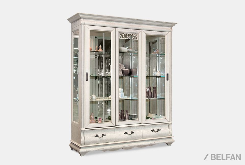 Шкаф с витриной 3-х дверный "Тэфи" массив и шпон дуба 1