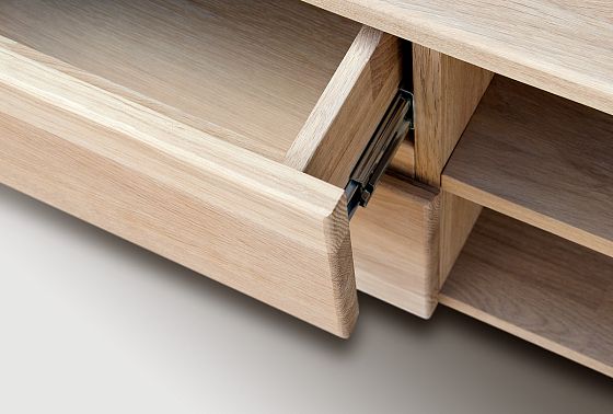 Тумба под ТВ "Норд" массив дуба 4