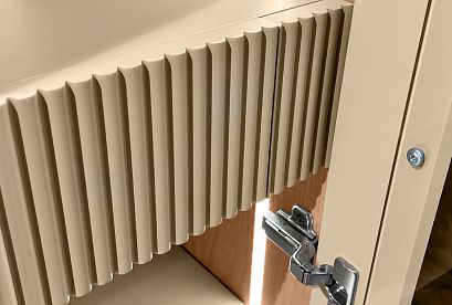 Витрина 1-но дверная «Авеню» (правая); *А-019.210; к-персиковое масло, ф-нюд