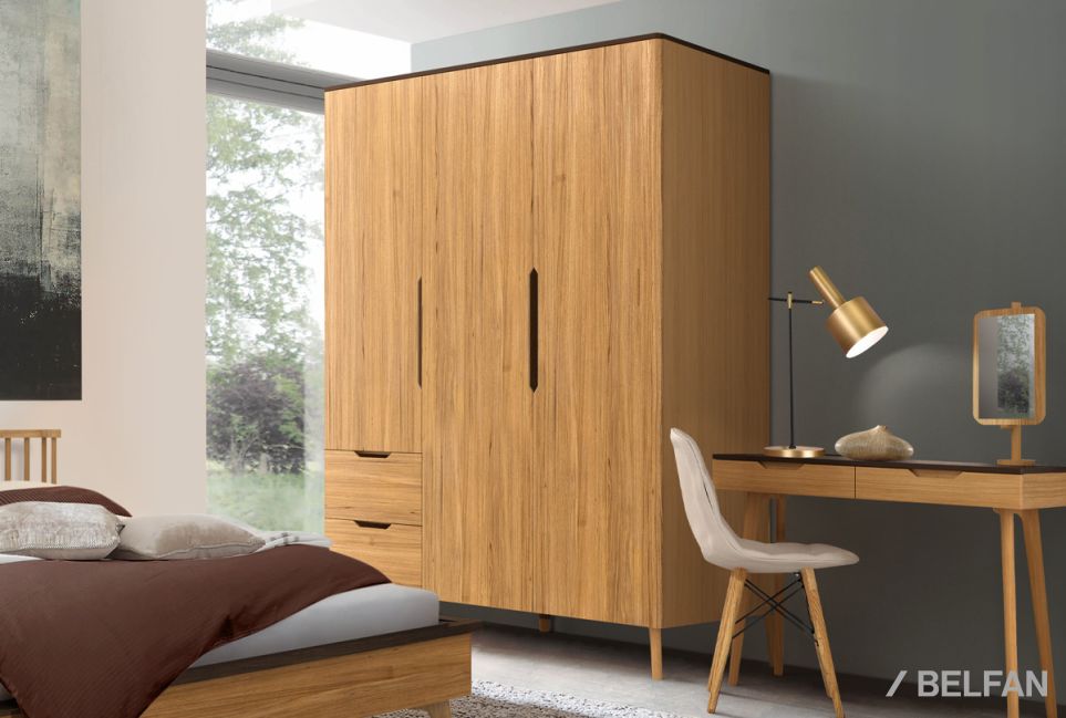 Шкаф для одежды 3-х дверный "Элва" массив и шпон дуба 1