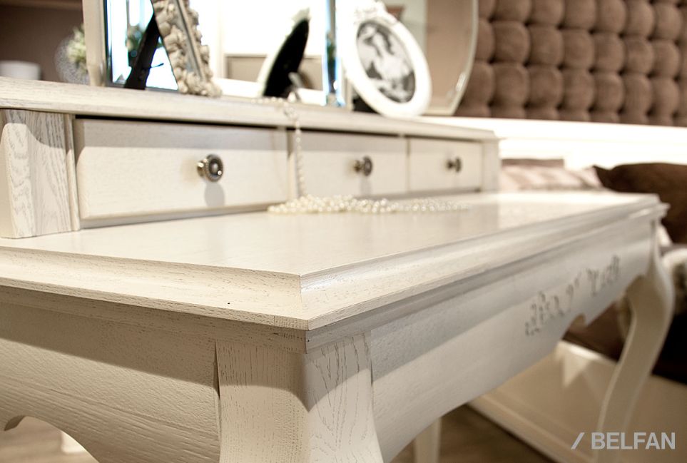 Стол туалетный "Соната" (декор) массив и шпон дуба 2