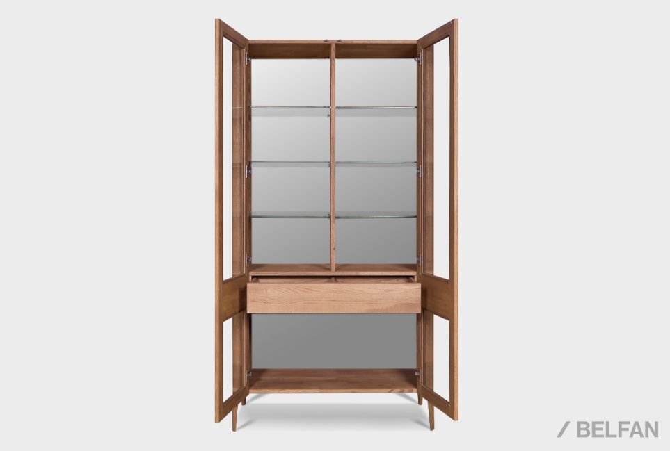 Витрина 2-х дверная "Бергамо" массив дуба 8