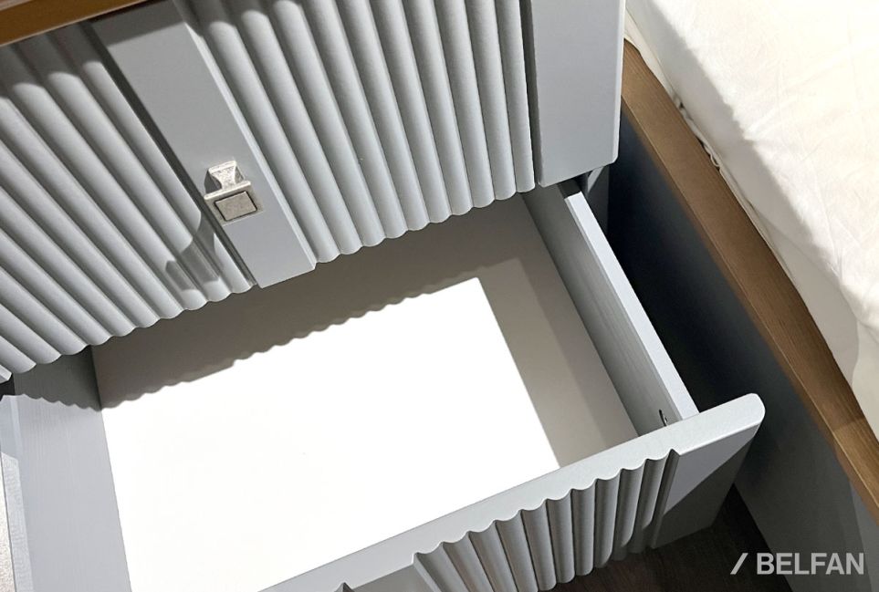 Тумба прикроватная "Рандеву" 02 массив сосны 4