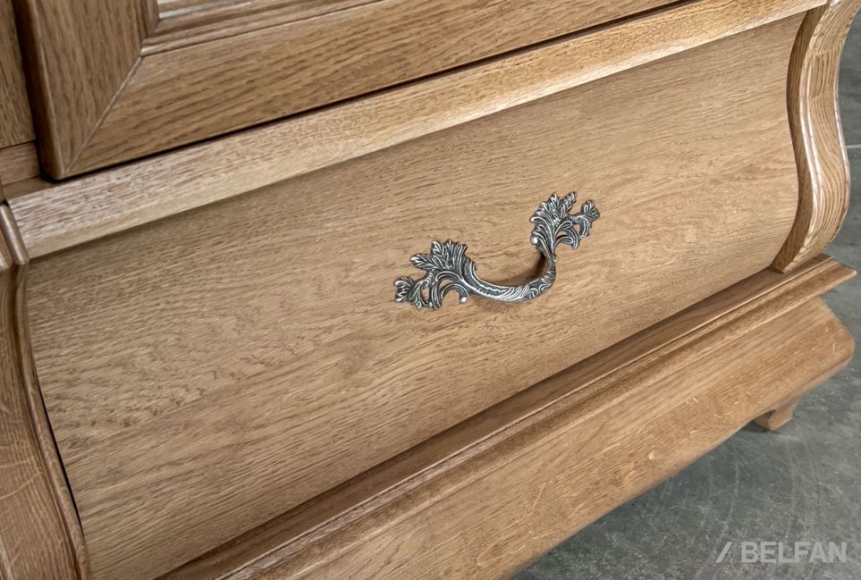 Шкаф с витриной 1-но дв. "Тэфи" (левый) массив и шпон дуба 4