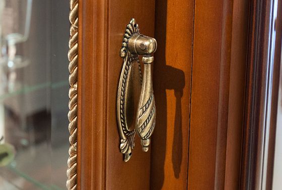 (Валенсия) Фацет (скошенная грань) на стеклах и зеркалах