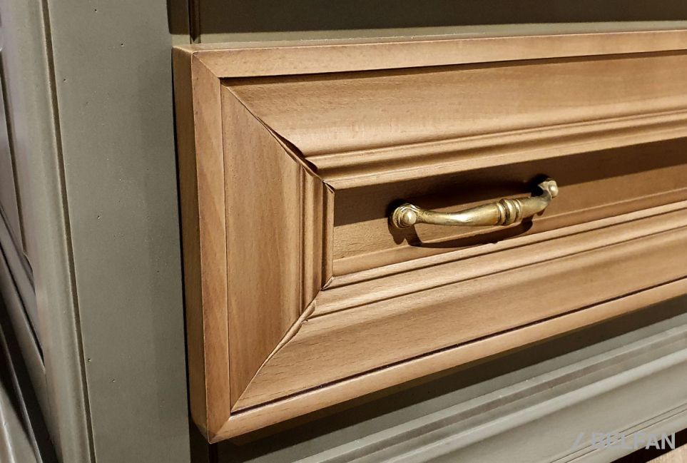 Шкаф с витриной 1-но дв. "Оливия" (левый) массив и шпон ольхи 4