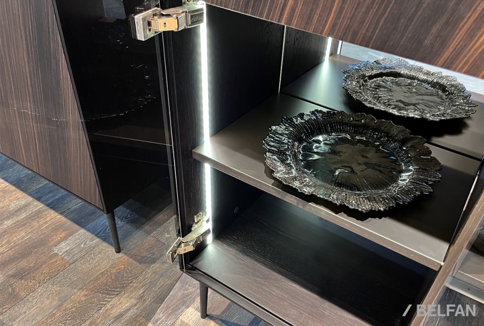 Витрина 2-х дверная "Монреаль" 2