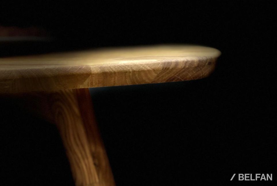 Стол журнальный "Арт" треугольный 265 массив дуба 3