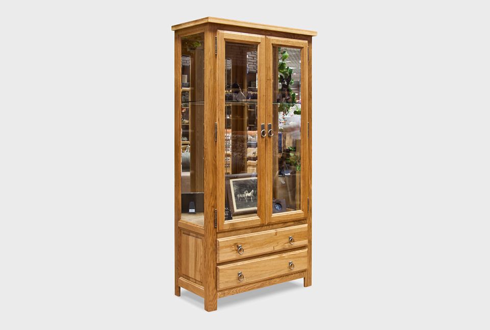 Витрина 2-х дверная "Горд"; лак с патиной