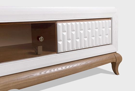 Тумба под ТВ "Армония" массив и шпон дуба 10