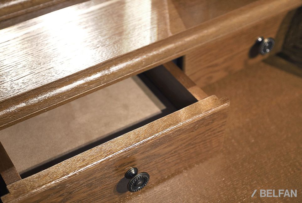 Стол туалетный "Соната" (декор) массив и шпон дуба 3