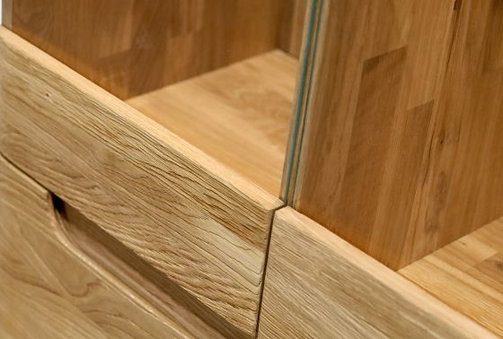 Витрина 2-х дверная "Бремен" массив дуба 7