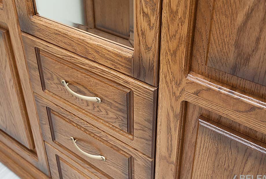 Шкаф 3-х дверный "Верди Люкс" массив и шпон дуба 2