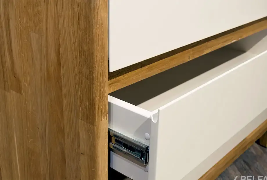 Спальня «Уоллстрит» #1 к-бейц-масло, ф-белый, вст-бейц-масло 1