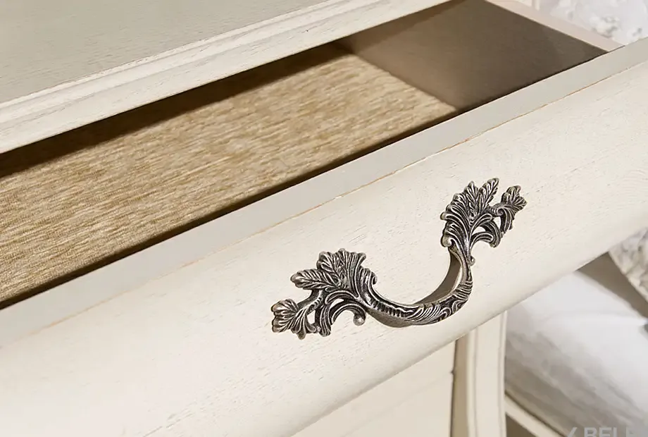 Спальня «Тэфи» #2 белая эмаль с тёмной патиной 2