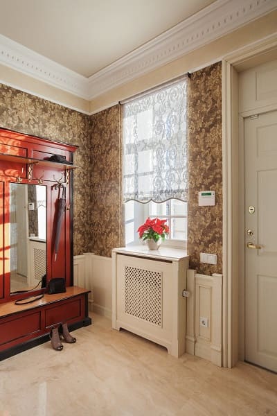 Прихожая в классическом стиле 