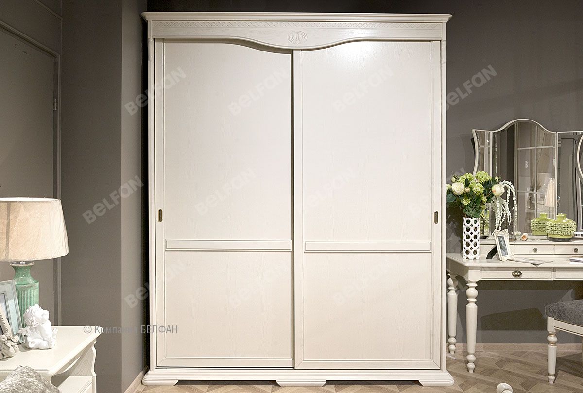 Спальня в классическом стиле - выбор шкафа-купе Спальня в классическом стиле