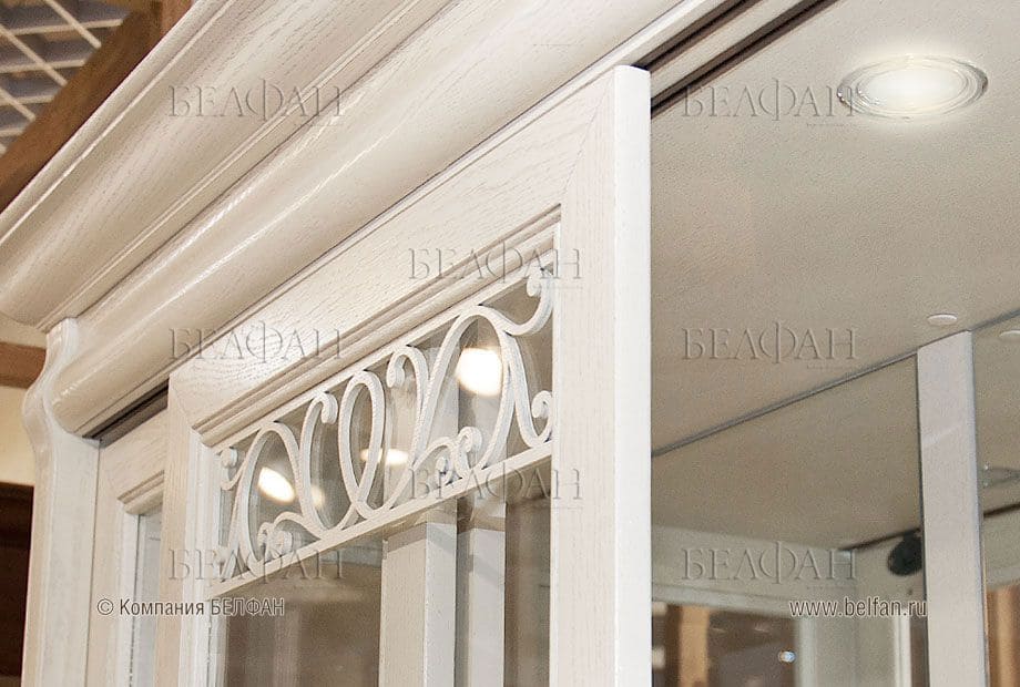 Что собой представляет шкаф-витрина