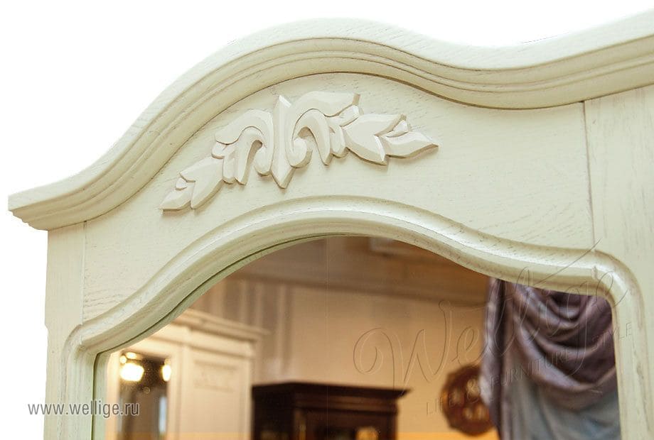 zerkalo iz massiva dereva