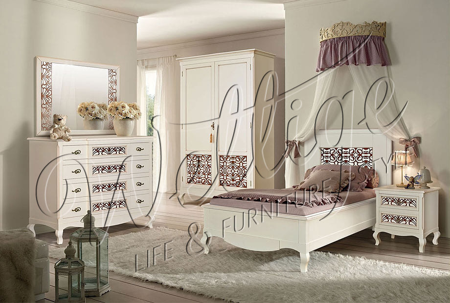 zerkalo iz massiva dereva