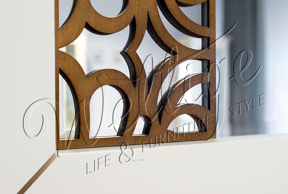 zerkalo iz massiva dereva