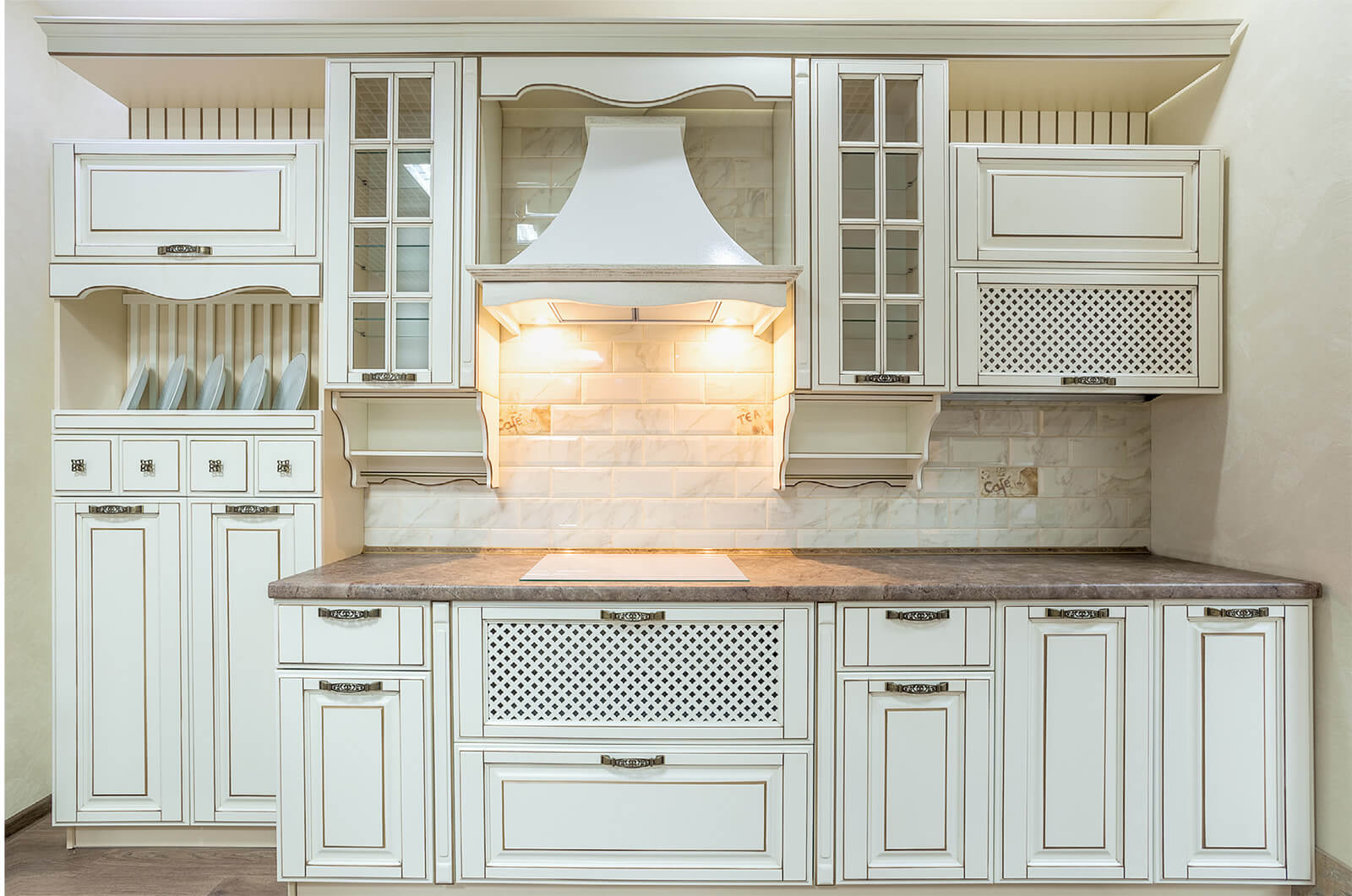 kuchnya_mebel_iz_massiva_berezy