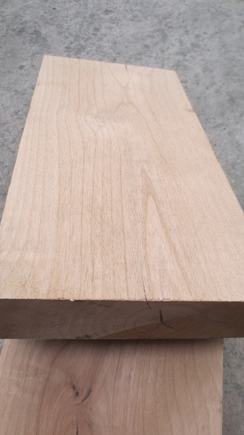 plusy3_vitrina_iz_massiva_olchi