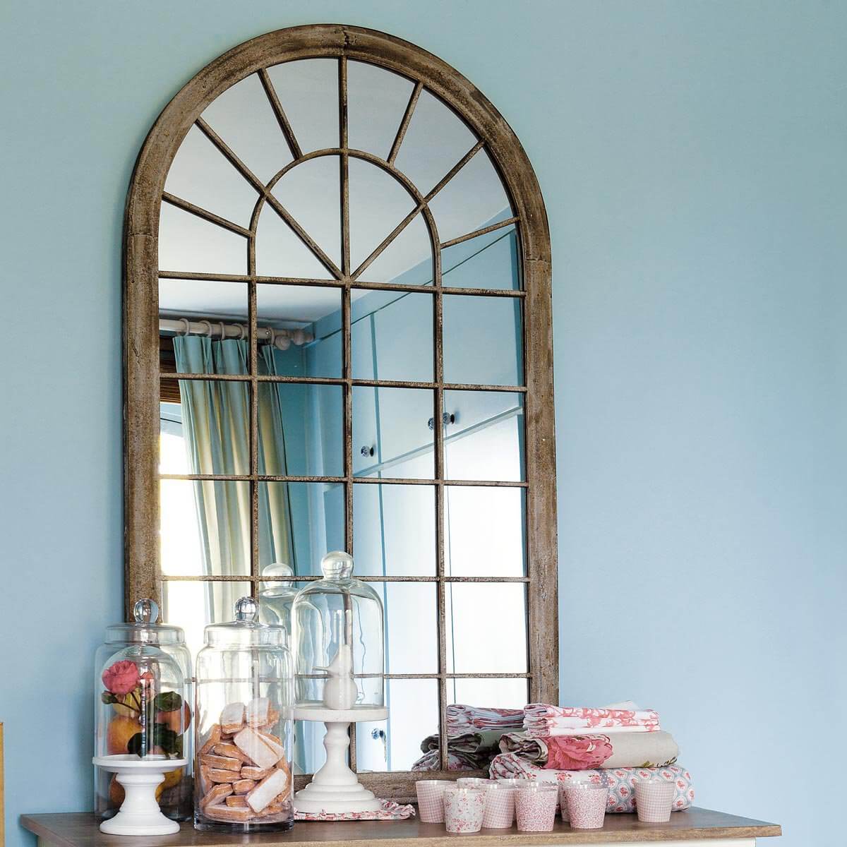 Зеркало в виде «окна»