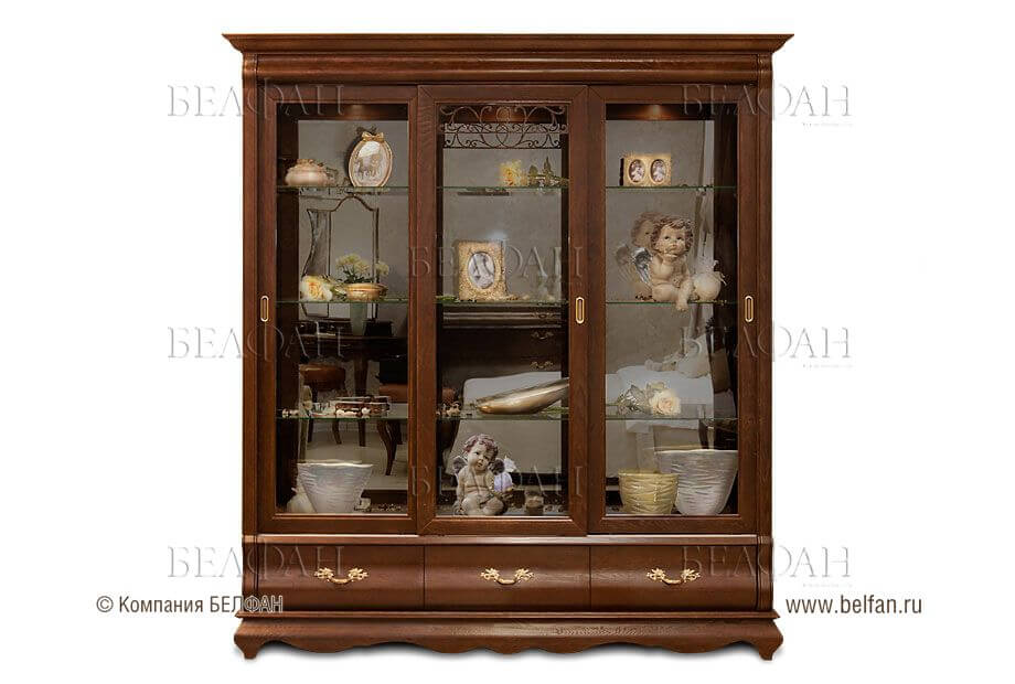 Фото20 шкаф-витрина в классическом стиле