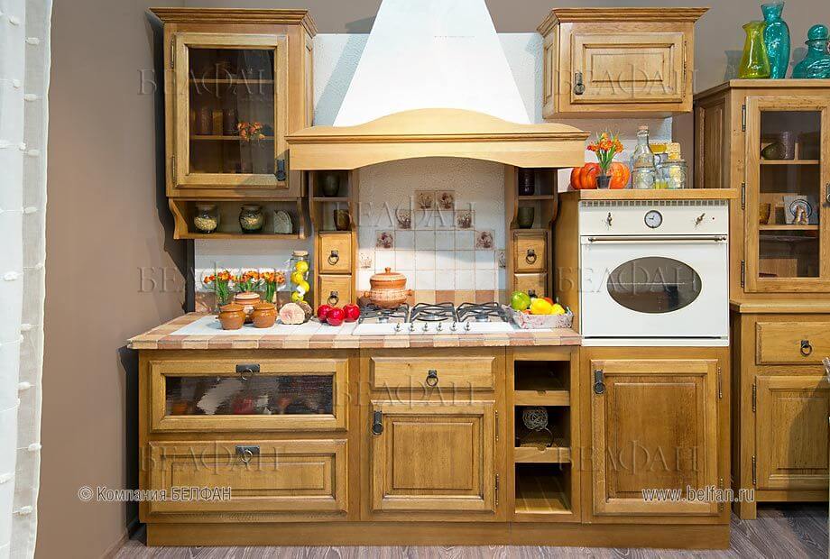 Как оформить маленькую кухню в коричневых тонах