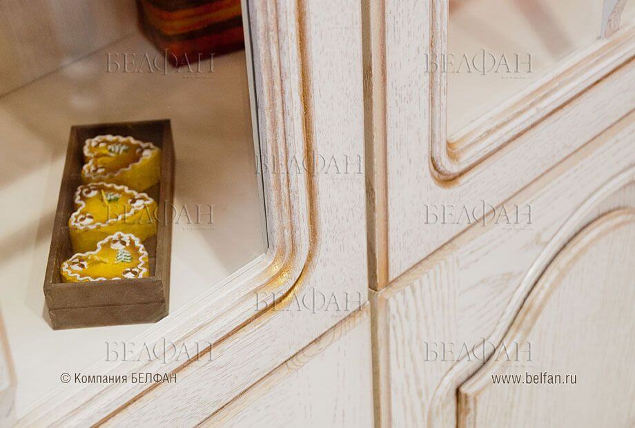 Присутствие лепнины на мебели