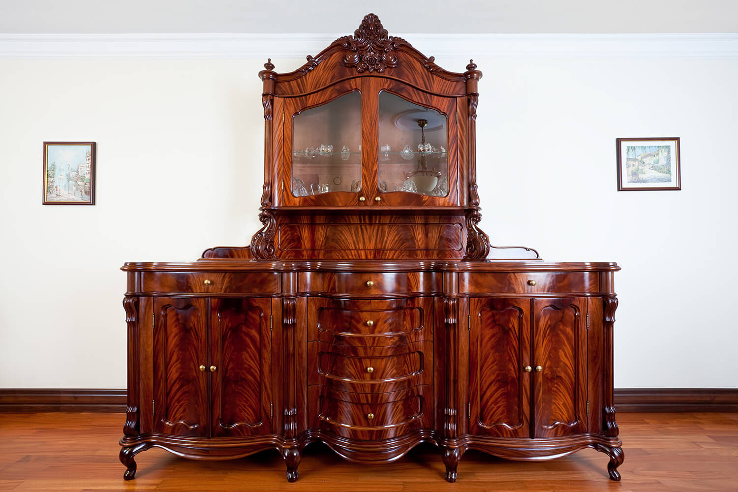 Предметы изготавливали из различных ценных и редких пород