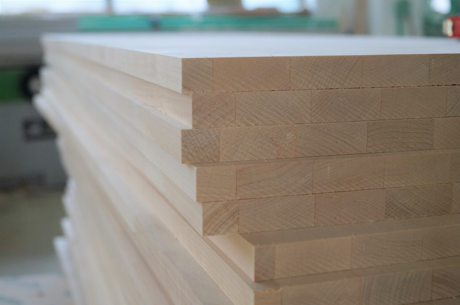 Мебельные изделия из березового массива