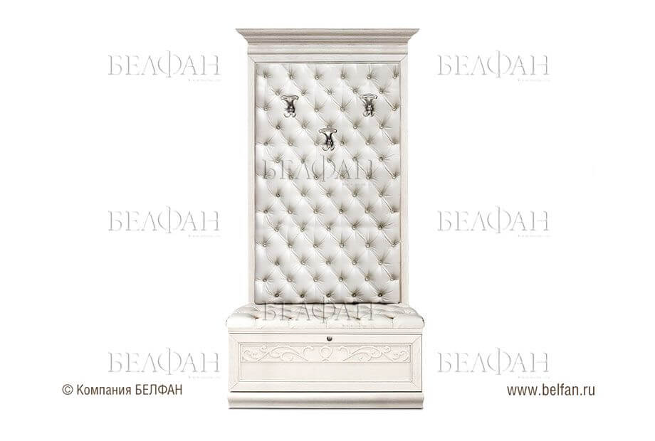 Тумба опирается на ножки 