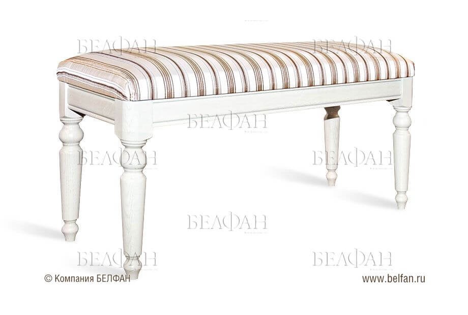 Модель в классическом стиле