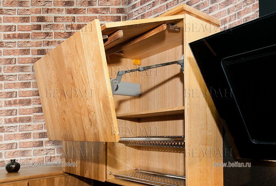 Особенности фасадов кухни из массива дерева Особенности фасадов кухни из массива дерева