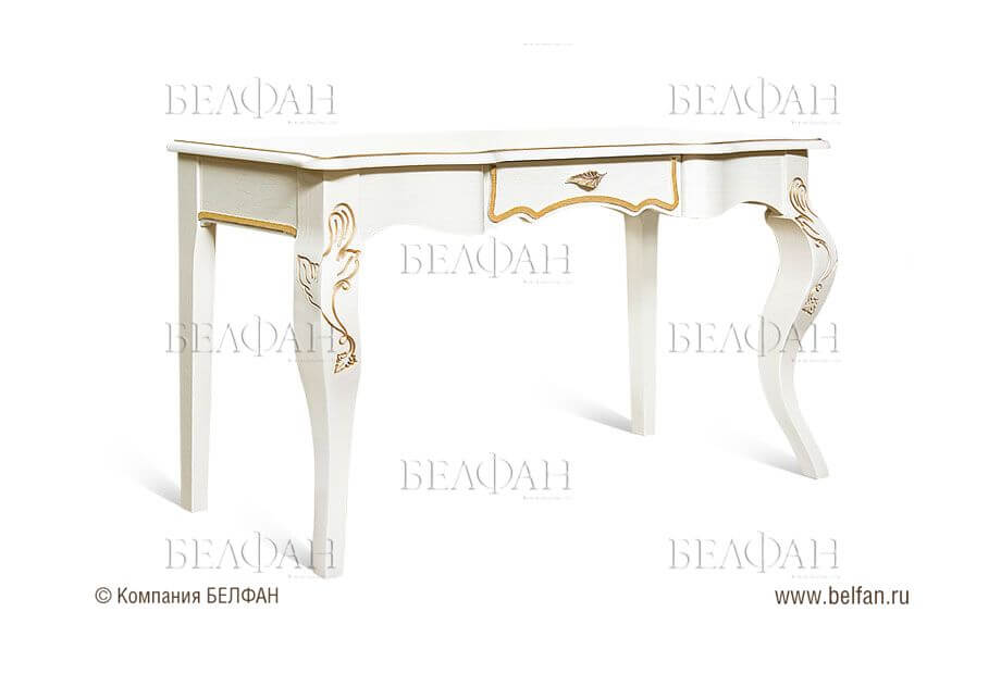 Туалетный столик типа консоли 