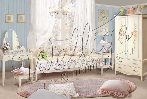 Детская комната в светлых тонах для мальчиков