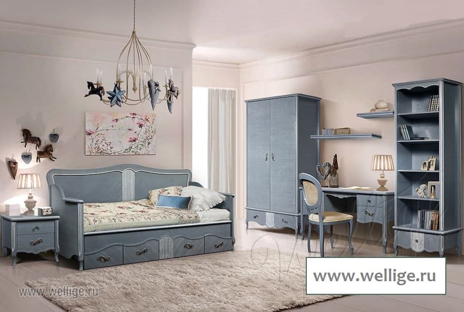 Детская комната в светлых тонах для девочки