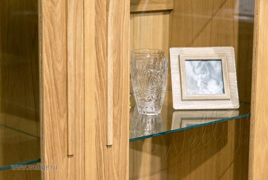 Шкаф-витрина в стиле лофт