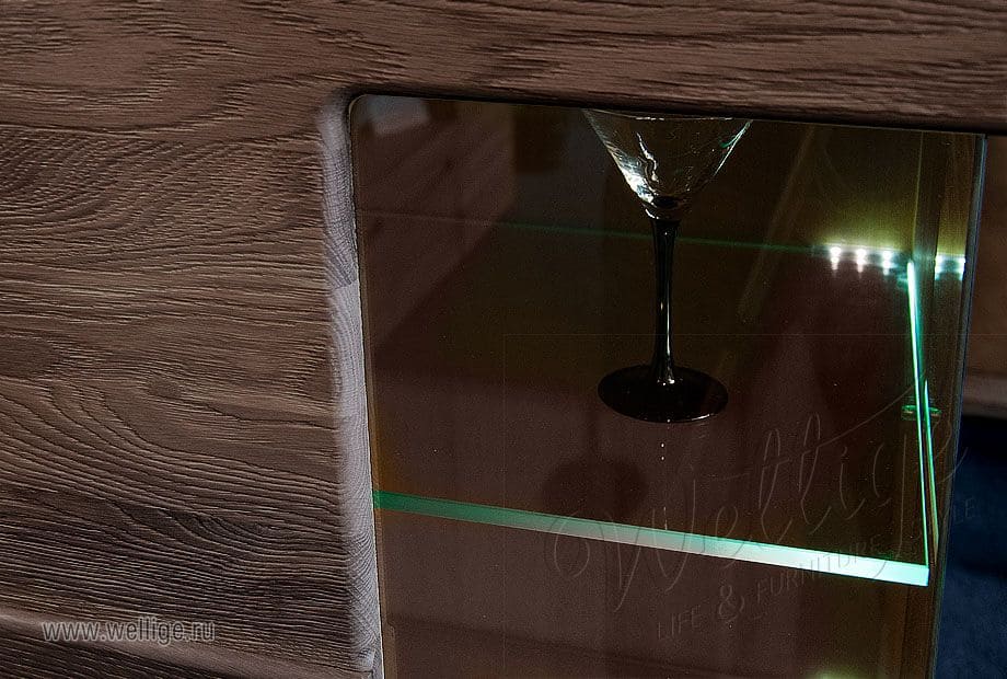 Шкаф-витрина в стиле лофт