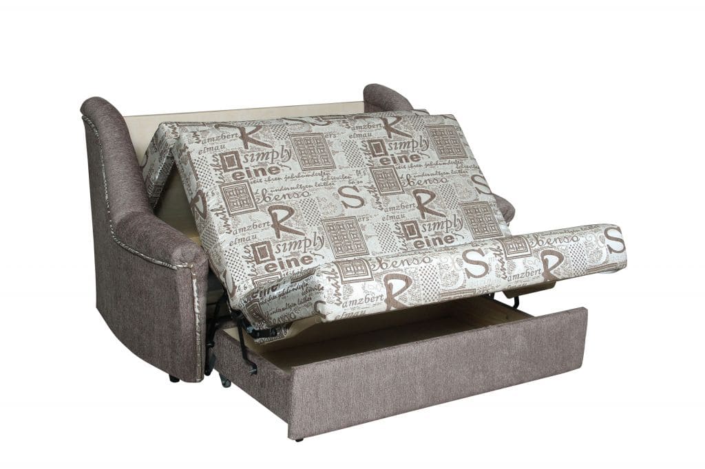 Диван в светлых тонах