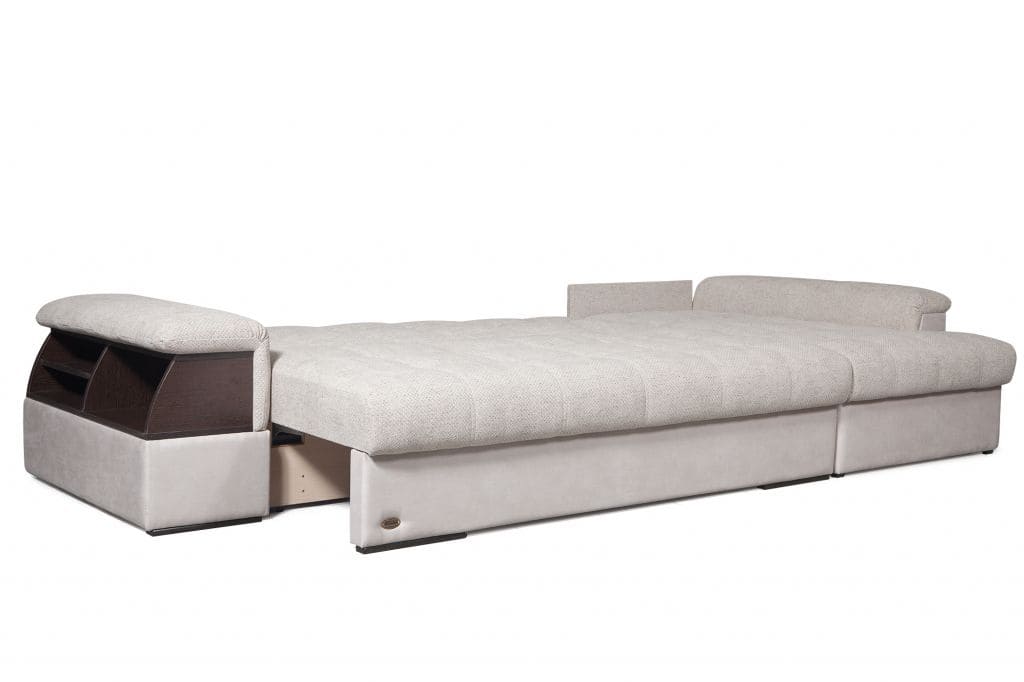 Диван в светлых тонах