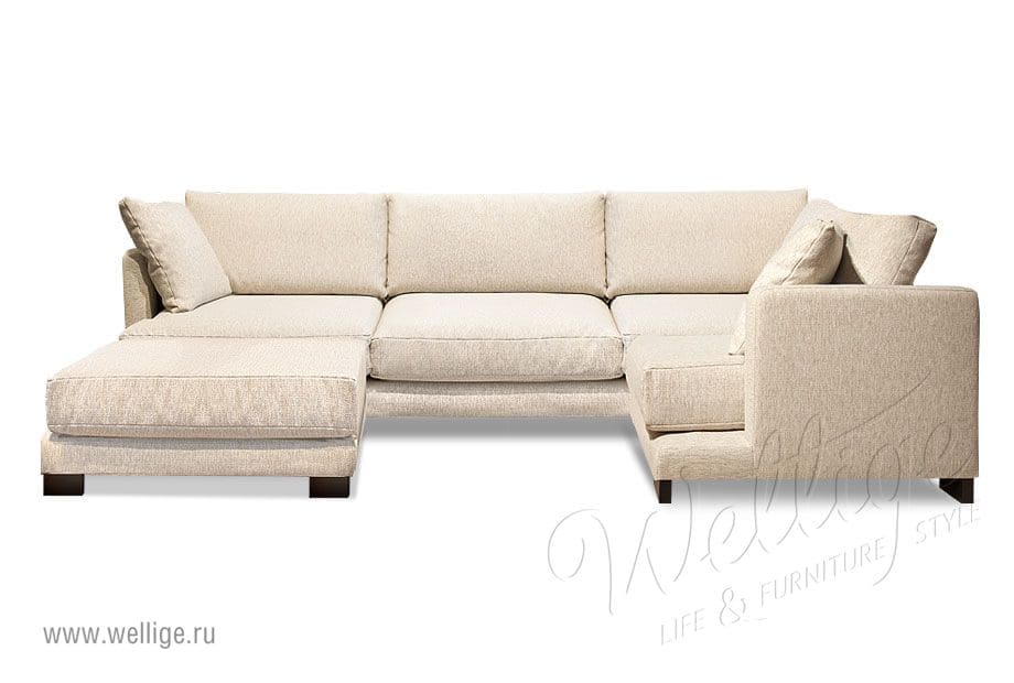 Диван в светлых тонах