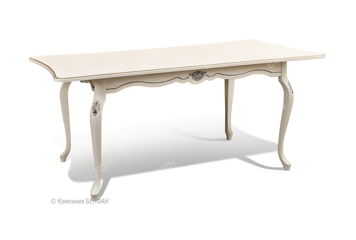 Современная мода отдает предпочтение дизайну со светлой мебелью